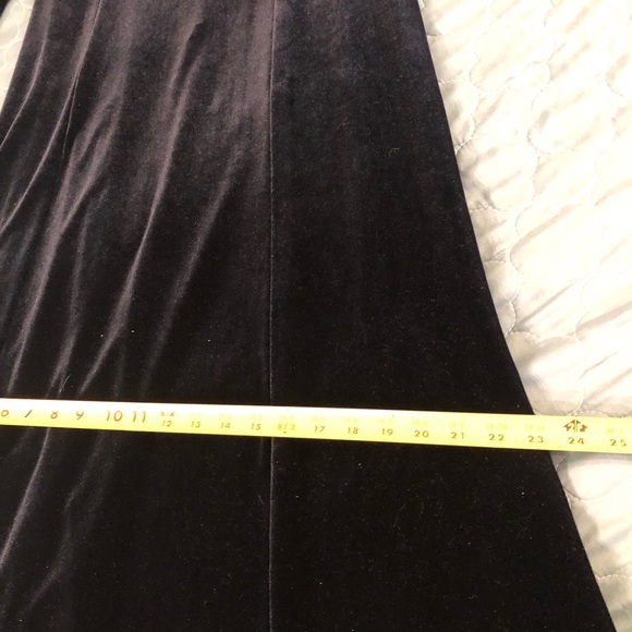 ELEGANT VELVET AND FAUX FUR OFF THE SHOULDER FULL LENGTH GOWN - Picture 9 of 16